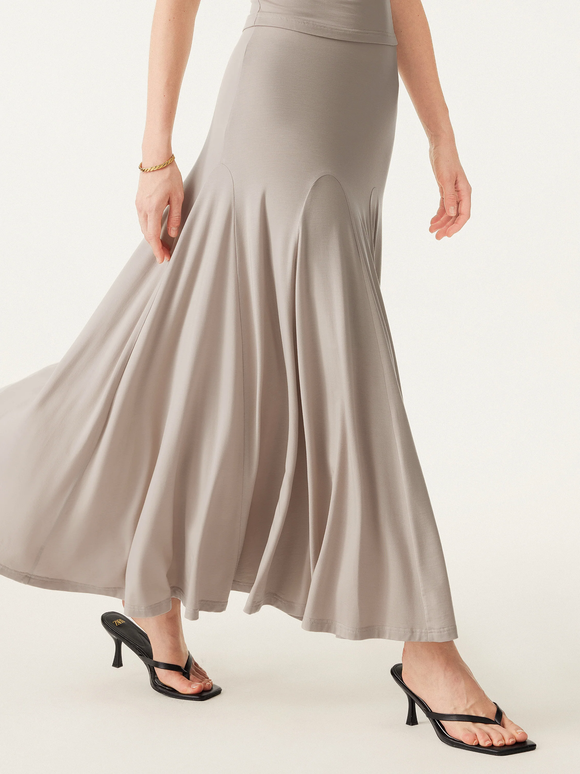 2Pcs Set U-neck Adjustable Straps Brami & Flowy Midi Pull-on Skirt 2Pcs Set U-neck Adjustable Straps Brami & Flowy Midi Pull-on Skirt