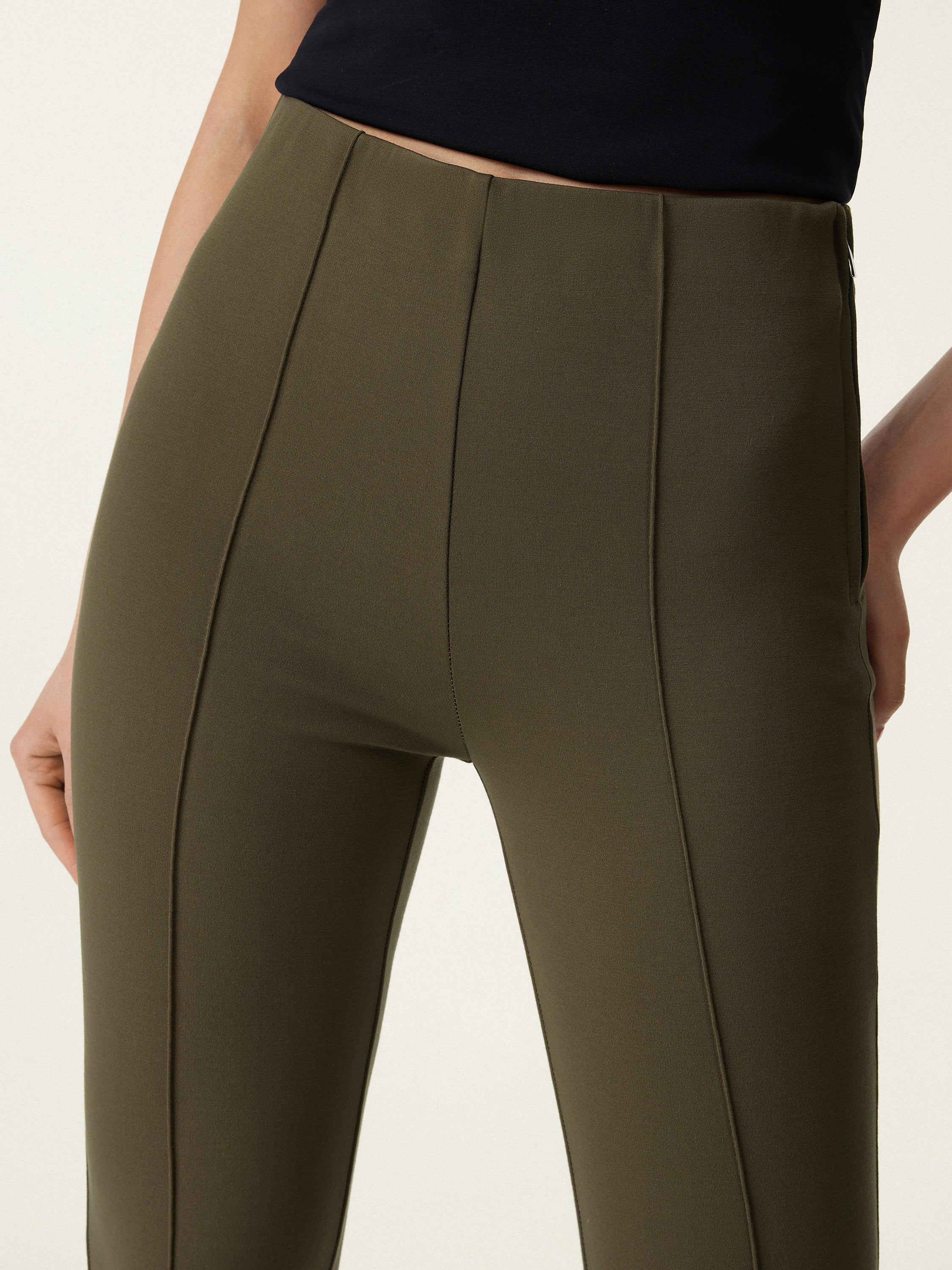 High Rise Pull-on Ankled Skinny Pant