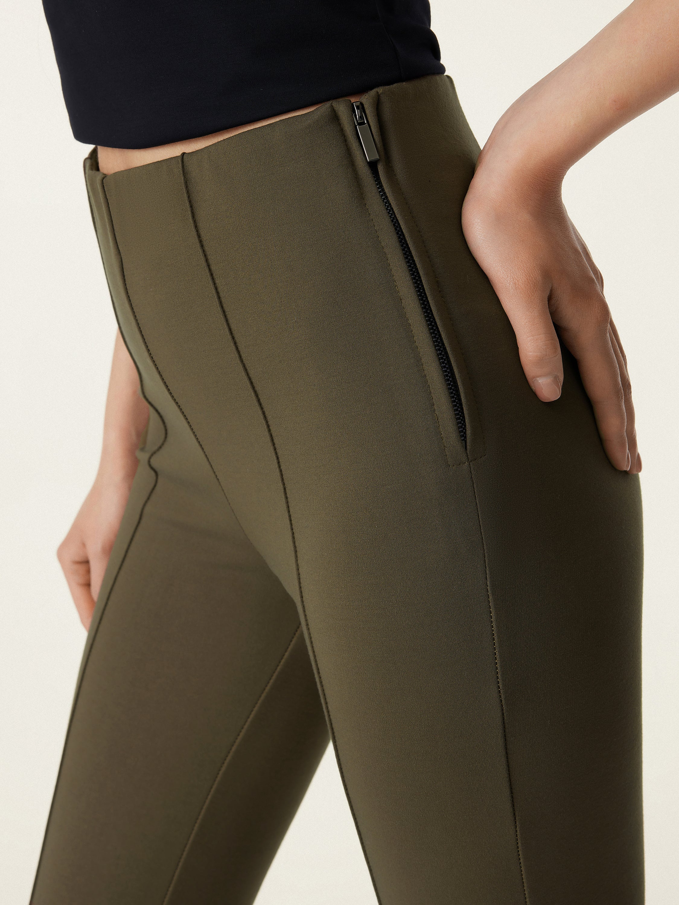 High Rise Pull-on Ankled Skinny Pant
